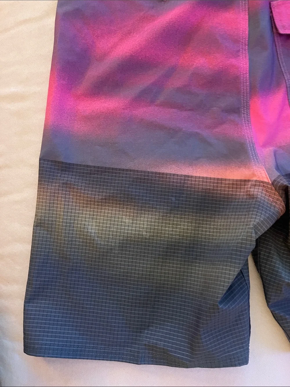 Quiksilver Men's Highline Size 29 Pink Gradient Boardshorts